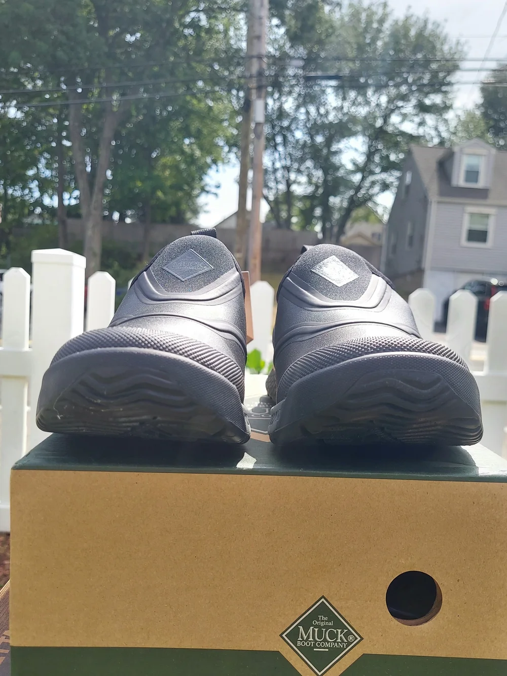 Muck Boots Outscape Low Black & Gray Slip-On Waterproof Shoes Women Size 6.5 NWT
